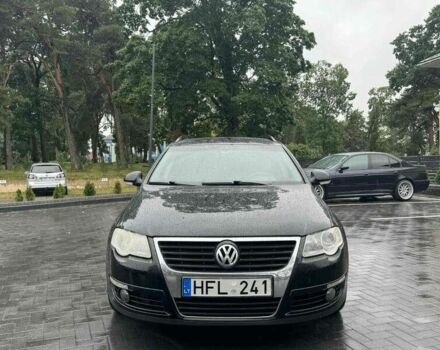 Черный Фольксваген Пассат Вариант, объемом двигателя 1.9 л и пробегом 243 тыс. км за 1725 $, фото 1 на Automoto.ua