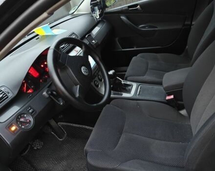 Черный Фольксваген Пассат Вариант, объемом двигателя 2 л и пробегом 225 тыс. км за 6000 $, фото 11 на Automoto.ua