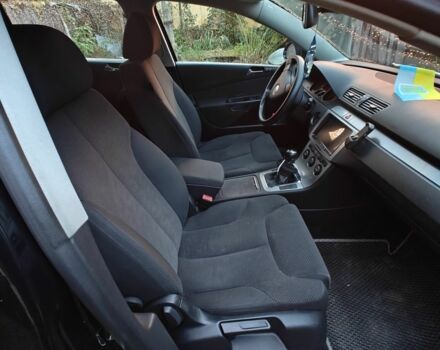 Черный Фольксваген Пассат Вариант, объемом двигателя 2 л и пробегом 225 тыс. км за 6000 $, фото 8 на Automoto.ua