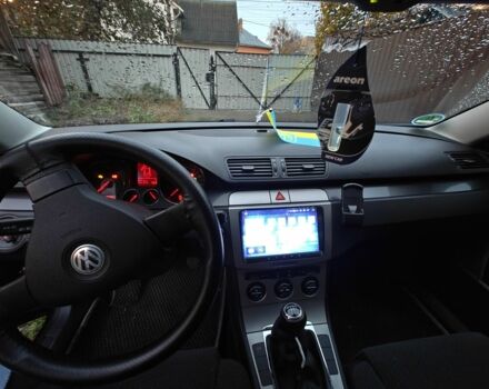 Черный Фольксваген Пассат Вариант, объемом двигателя 2 л и пробегом 225 тыс. км за 6000 $, фото 6 на Automoto.ua