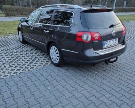 Черный Фольксваген Пассат Вариант, объемом двигателя 2 л и пробегом 210 тыс. км за 1772 $, фото 1 на Automoto.ua