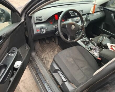 Черный Фольксваген Пассат Вариант, объемом двигателя 2 л и пробегом 450 тыс. км за 2999 $, фото 5 на Automoto.ua