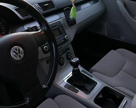 Черный Фольксваген Пассат Вариант, объемом двигателя 1.6 л и пробегом 290 тыс. км за 6750 $, фото 2 на Automoto.ua