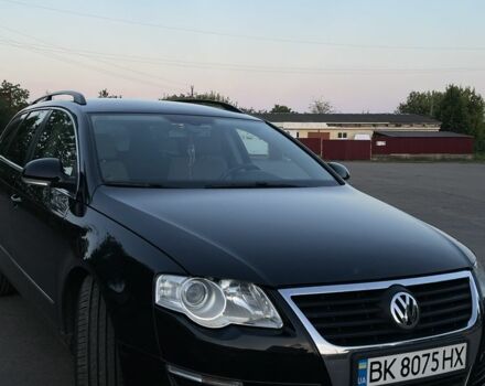 Черный Фольксваген Пассат Вариант, объемом двигателя 1.6 л и пробегом 290 тыс. км за 6750 $, фото 1 на Automoto.ua