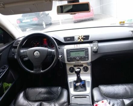 Черный Фольксваген Пассат Вариант, объемом двигателя 2 л и пробегом 350 тыс. км за 5700 $, фото 6 на Automoto.ua