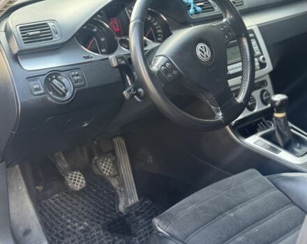 Черный Фольксваген Пассат Вариант, объемом двигателя 2 л и пробегом 250 тыс. км за 2000 $, фото 4 на Automoto.ua