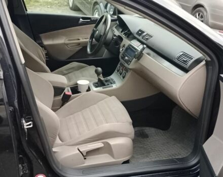 Черный Фольксваген Пассат Вариант, объемом двигателя 2 л и пробегом 300 тыс. км за 2300 $, фото 3 на Automoto.ua