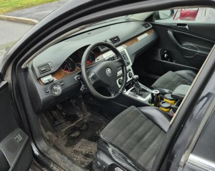 Черный Фольксваген Пассат Вариант, объемом двигателя 2 л и пробегом 330 тыс. км за 2600 $, фото 1 на Automoto.ua