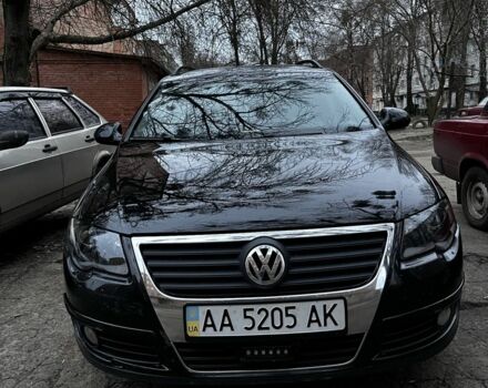 Черный Фольксваген Пассат Вариант, объемом двигателя 2 л и пробегом 278 тыс. км за 4700 $, фото 1 на Automoto.ua
