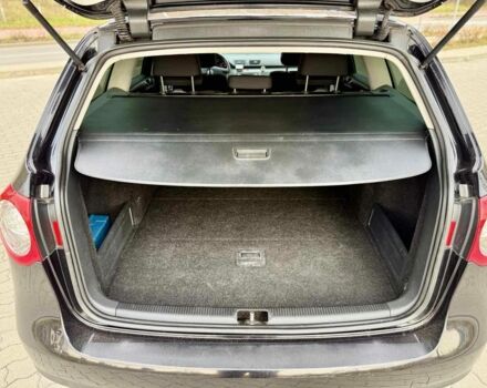 Черный Фольксваген Пассат Вариант, объемом двигателя 2 л и пробегом 400 тыс. км за 5450 $, фото 12 на Automoto.ua