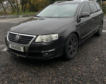 Черный Фольксваген Пассат Вариант, объемом двигателя 2 л и пробегом 255 тыс. км за 6600 $, фото 2 на Automoto.ua