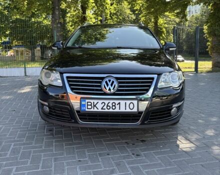 Черный Фольксваген Пассат Вариант, объемом двигателя 2 л и пробегом 305 тыс. км за 6750 $, фото 1 на Automoto.ua