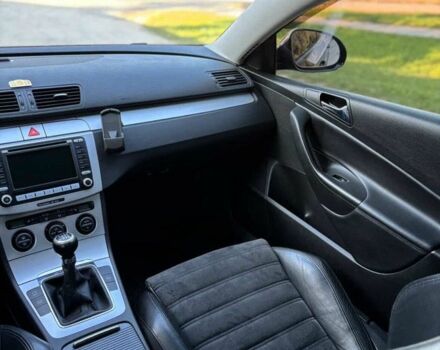 Черный Фольксваген Пассат Вариант, объемом двигателя 2 л и пробегом 168 тыс. км за 6600 $, фото 1 на Automoto.ua