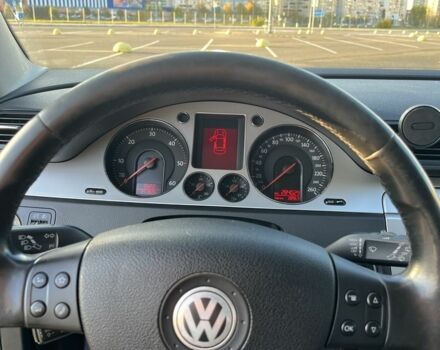 Черный Фольксваген Пассат Вариант, объемом двигателя 2 л и пробегом 284 тыс. км за 7000 $, фото 7 на Automoto.ua