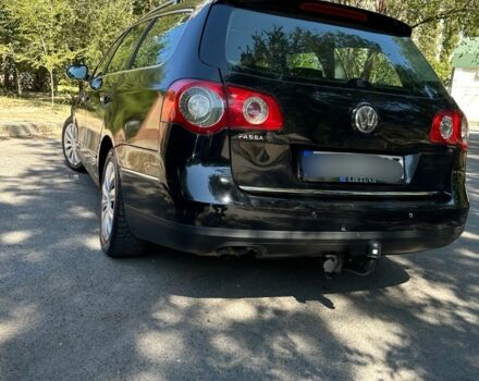 Черный Фольксваген Пассат Вариант, объемом двигателя 0 л и пробегом 350 тыс. км за 2000 $, фото 1 на Automoto.ua