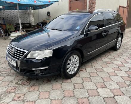 Черный Фольксваген Пассат Вариант, объемом двигателя 2 л и пробегом 300 тыс. км за 6350 $, фото 1 на Automoto.ua