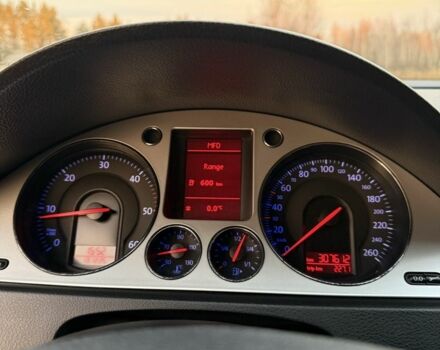 Черный Фольксваген Пассат Вариант, объемом двигателя 2 л и пробегом 307 тыс. км за 7200 $, фото 6 на Automoto.ua