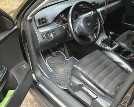 Фольксваген Пассат Варіант 2010 у Краматорске на Automoto.ua Чорний Фольксваген Пассат Варіант, об'ємом двигуна 2 л та пробігом 340 тис. км за 6800 $, фото 6 на Automoto.ua