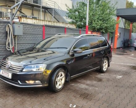 Черный Фольксваген Пассат Вариант, объемом двигателя 2 л и пробегом 260 тыс. км за 10000 $, фото 1 на Automoto.ua