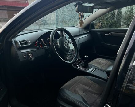 Чорний Фольксваген Пассат Варіант, об'ємом двигуна 1.6 л та пробігом 245 тис. км за 8400 $, фото 1 на Automoto.ua
