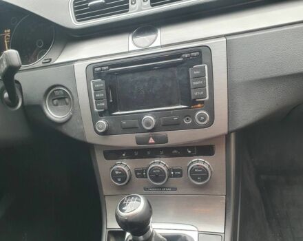 Черный Фольксваген Пассат Вариант, объемом двигателя 2 л и пробегом 388 тыс. км за 252 $, фото 4 на Automoto.ua