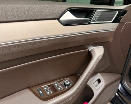 Черный Фольксваген Пассат Вариант, объемом двигателя 2 л и пробегом 263 тыс. км за 13600 $, фото 12 на Automoto.ua