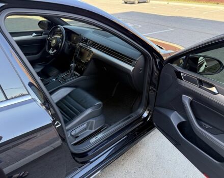 Черный Фольксваген Пассат Вариант, объемом двигателя 1.6 л и пробегом 335 тыс. км за 15950 $, фото 19 на Automoto.ua