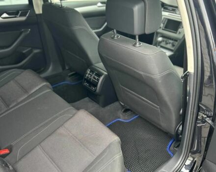 Черный Фольксваген Пассат Вариант, объемом двигателя 2 л и пробегом 212 тыс. км за 15000 $, фото 3 на Automoto.ua