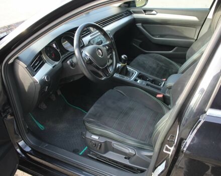 Чорний Фольксваген Пассат Варіант, об'ємом двигуна 1.6 л та пробігом 257 тис. км за 11900 $, фото 8 на Automoto.ua