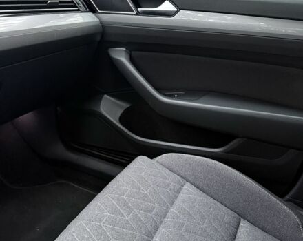 Черный Фольксваген Пассат Вариант, объемом двигателя 1.5 л и пробегом 32 тыс. км за 25000 $, фото 8 на Automoto.ua