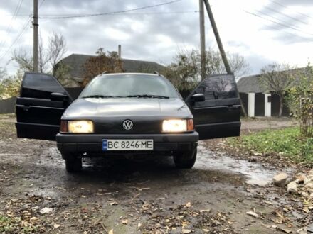 Фольксваген Пассат Варіант 1992 у Володимир-Волинський на Automoto.ua Чорний Фольксваген Пассат Варіант, об'ємом двигуна 1.8 л та пробігом 421 тис. км за 1050 $, фото 1 на Automoto.ua