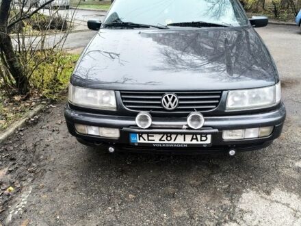 Чорний Фольксваген Пассат Варіант, об'ємом двигуна 2 л та пробігом 300 тис. км за 2800 $, фото 1 на Automoto.ua