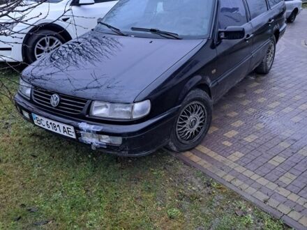 Черный Фольксваген Пассат Вариант, объемом двигателя 2 л и пробегом 222 тыс. км за 1000 $, фото 1 на Automoto.ua