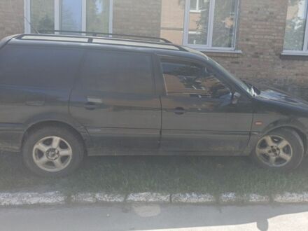 Фольксваген Пассат Варіант 1995 у Белой Церкве на Automoto.ua Чорний Фольксваген Пассат Варіант, об'ємом двигуна 2 л та пробігом 300 тис. км за 1000 $, фото 1 на Automoto.ua