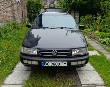 Черный Фольксваген Пассат Вариант, объемом двигателя 1.8 л и пробегом 300 тыс. км за 3000 $, фото 1 на Automoto.ua