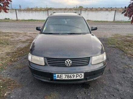 Черный Фольксваген Пассат Вариант, объемом двигателя 1.6 л и пробегом 390 тыс. км за 2000 $, фото 1 на Automoto.ua