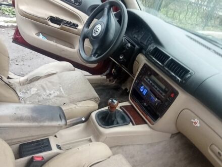 Черный Фольксваген Пассат Вариант, объемом двигателя 1.8 л и пробегом 300 тыс. км за 1200 $, фото 1 на Automoto.ua