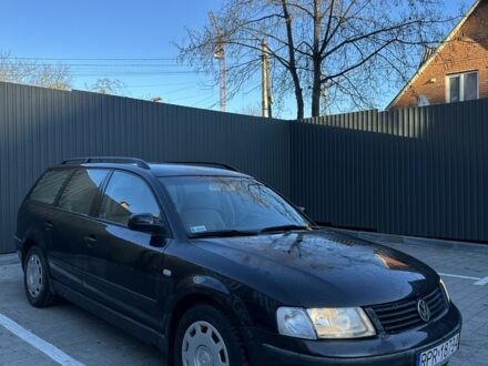 Черный Фольксваген Пассат Вариант, объемом двигателя 1.9 л и пробегом 300 тыс. км за 1950 $, фото 1 на Automoto.ua