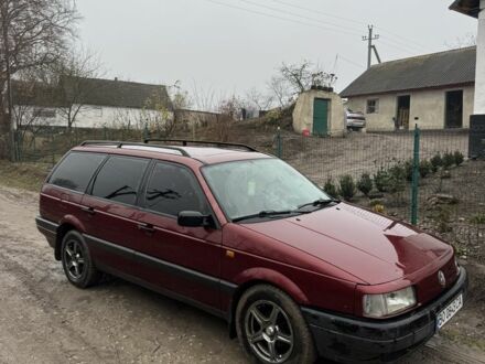 Черный Фольксваген Пассат Вариант, объемом двигателя 1.6 л и пробегом 300 тыс. км за 1800 $, фото 1 на Automoto.ua