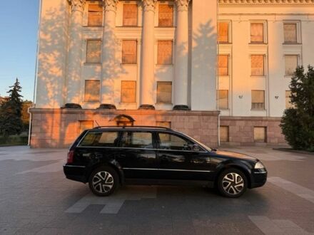 Черный Фольксваген Пассат Вариант, объемом двигателя 0 л и пробегом 300 тыс. км за 2547 $, фото 1 на Automoto.ua