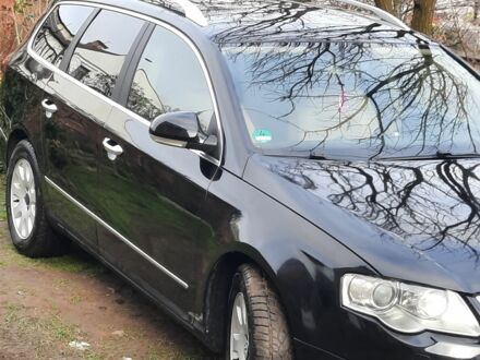 Черный Фольксваген Пассат Вариант, объемом двигателя 2 л и пробегом 240 тыс. км за 6400 $, фото 1 на Automoto.ua