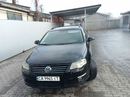 Черный Фольксваген Пассат Вариант, объемом двигателя 2 л и пробегом 350 тыс. км за 5700 $, фото 1 на Automoto.ua