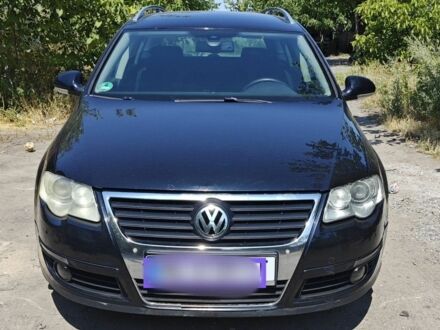 Фольксваген Пассат Варіант 2006 у Кривому Розі на Automoto.ua Чорний Фольксваген Пассат Варіант, об'ємом двигуна 2 л та пробігом 235 тис. км за 5200 $, фото 1 на Automoto.ua