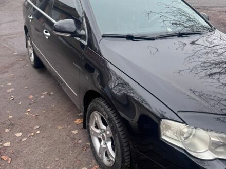 Черный Фольксваген Пассат Вариант, объемом двигателя 2 л и пробегом 200 тыс. км за 7000 $, фото 1 на Automoto.ua