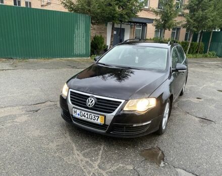 Черный Фольксваген Пассат Вариант, объемом двигателя 2 л и пробегом 305 тыс. км за 3199 $, фото 1 на Automoto.ua