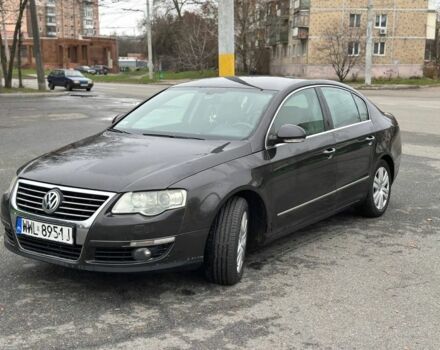 Коричневый Фольксваген Пассат Вариант, объемом двигателя 1.8 л и пробегом 356 тыс. км за 2800 $, фото 1 на Automoto.ua