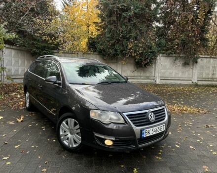 Фольксваген Пассат Вариант 2009 в Ровно на Automoto.ua Коричневый Фольксваген Пассат Вариант, объемом двигателя 1.9 л и пробегом 250 тыс. км за 5650 $, фото 3 на Automoto.ua