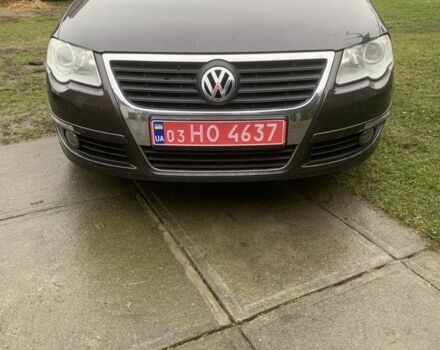 Коричневый Фольксваген Пассат Вариант, объемом двигателя 1.6 л и пробегом 235 тыс. км за 7300 $, фото 1 на Automoto.ua