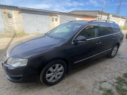 Фольксваген Пассат Варіант 2006 у Глухове на Automoto.ua Коричневий Фольксваген Пассат Варіант, об'ємом двигуна 1.9 л та пробігом 350 тис. км за 4700 $, фото 1 на Automoto.ua