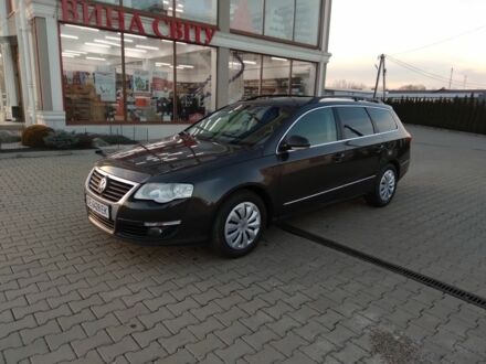 Коричневый Фольксваген Пассат Вариант, объемом двигателя 1.8 л и пробегом 216 тыс. км за 5600 $, фото 1 на Automoto.ua